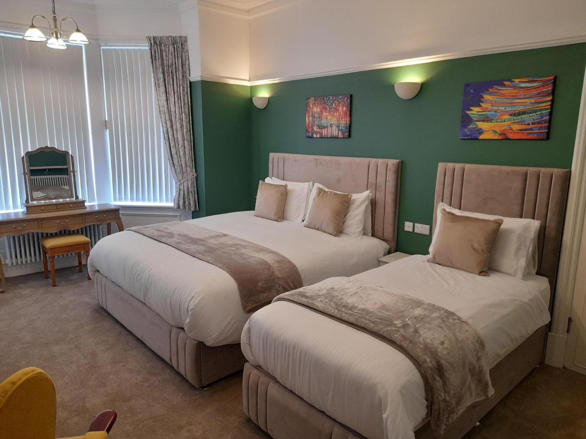 וויטבי Crescent Lodge Guest House חדר תמונה