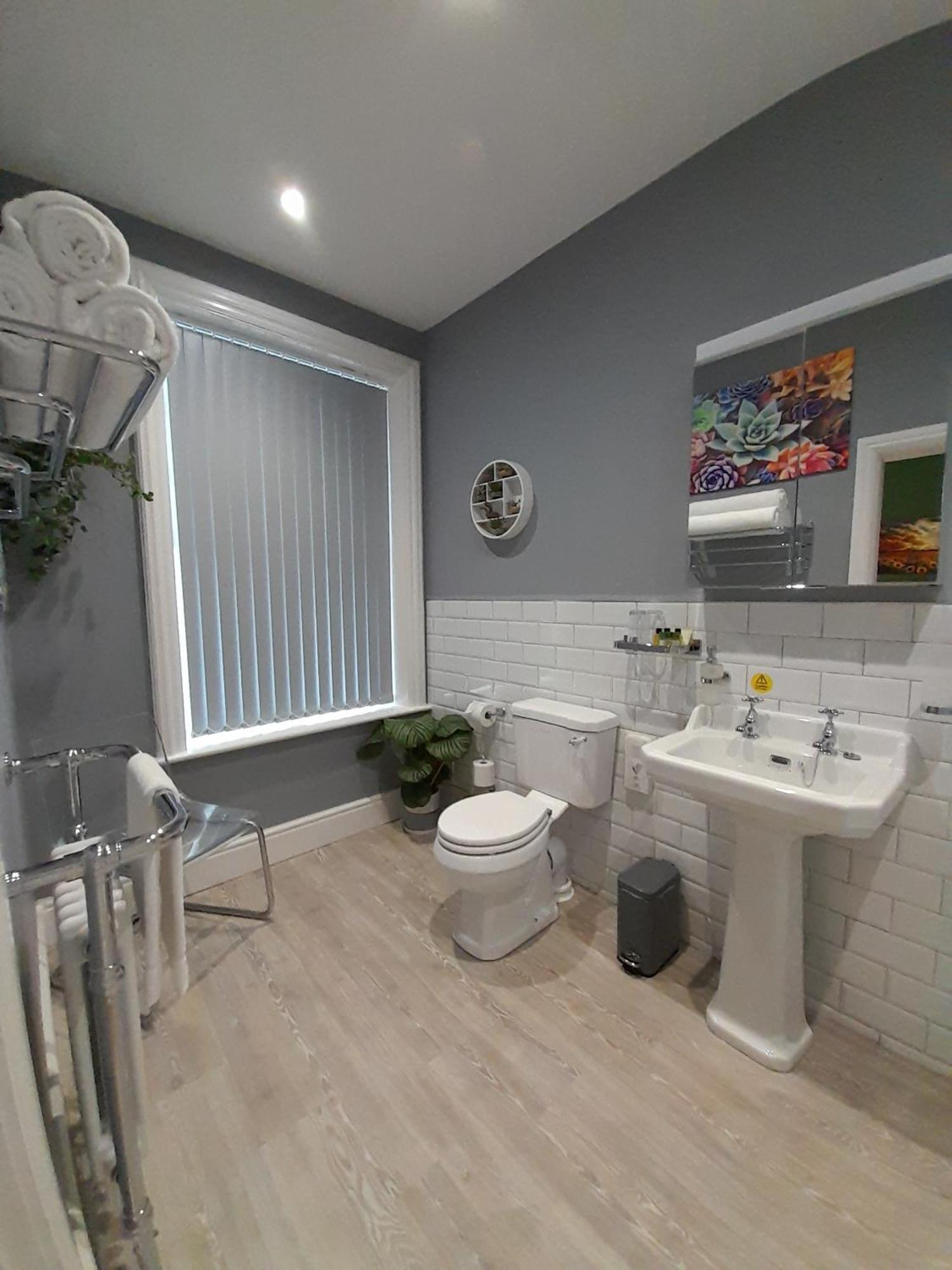 וויטבי Crescent Lodge Guest House חדר תמונה