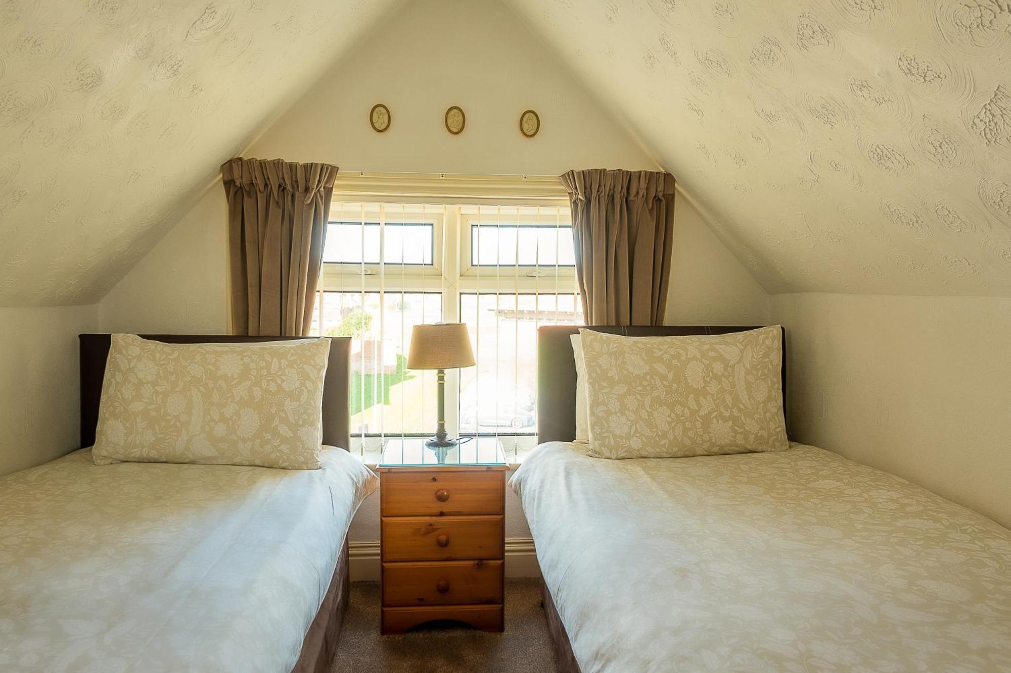 וויטבי Crescent Lodge Guest House חדר תמונה
